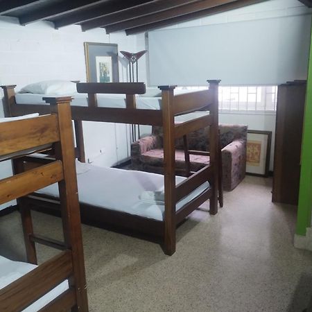 Hostel Spring City Медельин Экстерьер фото