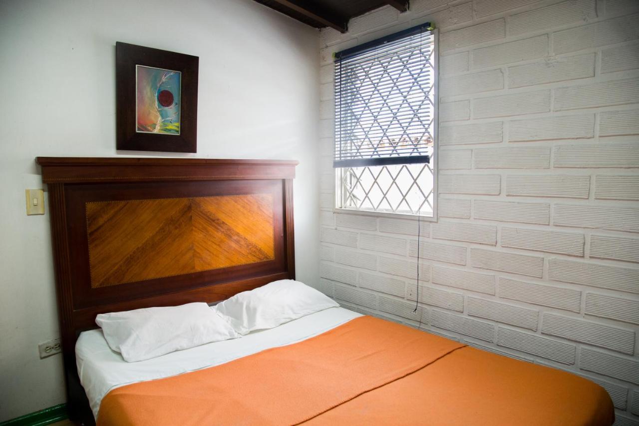 Hostel Spring City Медельин Экстерьер фото